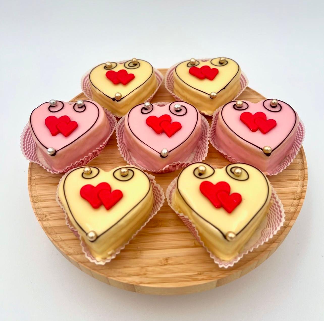 Valentinstag-Petit-Four